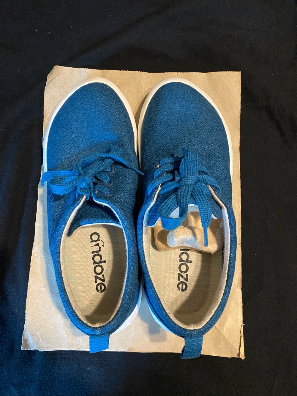 NWOT unisex Andoze Casual Lace-Up Sneakers